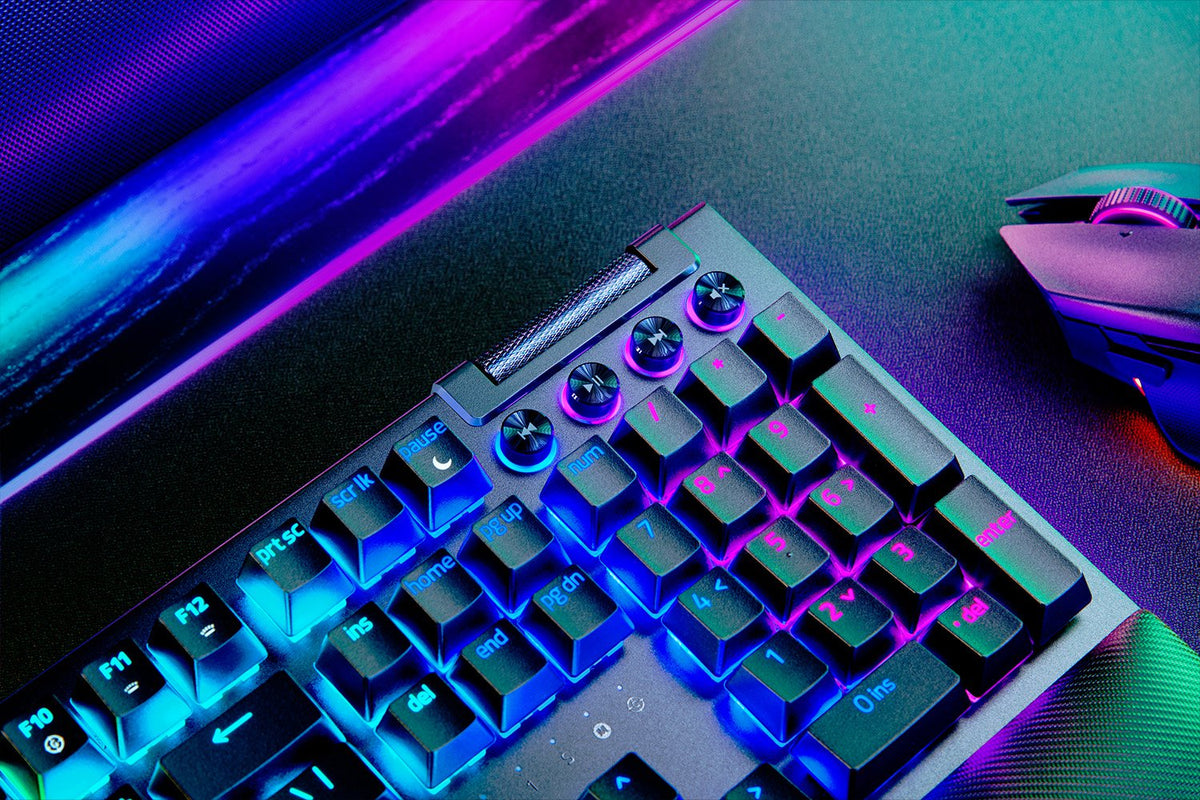 BlackWidow V4 Pro - Green Switch